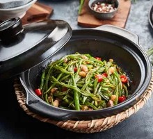 Braised Green Beans in Clay Pot