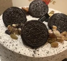 Pure Animal Oreo Cream Cake