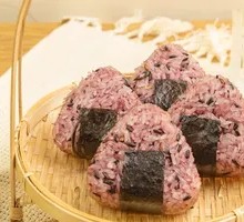 Salad Triangle Rice Balls with Meat Floss