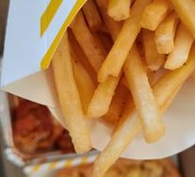 Zunbao Double Tune Pizza with Fries