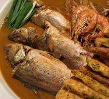 Stewed Mixed Fish with Wild Vegetable Pancakes