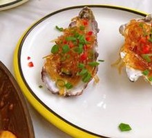 Steamed Oyster with Garlic and Vermicelli