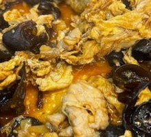 Sour Stir-Fried Egg with Wood Ear Mushrooms