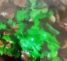 Spicy Stir-Fried Clams