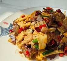 Stir-fried smoked bamboo shoots with preserved pork