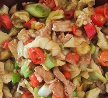 Braised Pork Belly with Crisp Cucumber Skin