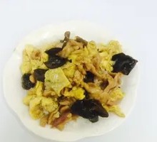 Sour-Spicy Wood Ear Mushroom Rice Bowl