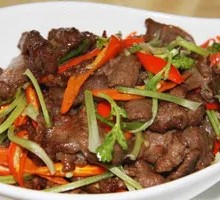 Stir-Fried Lamb with Chili Peppers