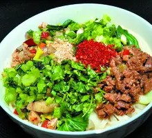 Oil-Poured Beef Daoxiao Noodles
