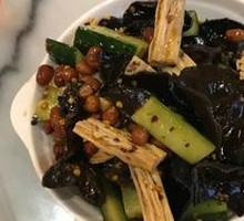 Cold-mixed black fungus