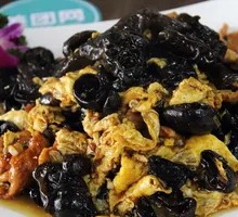 Sour Stir-Fried Egg with Wood Ear Mushrooms