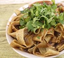 Fried Rice Noodles with Crispy Tofu