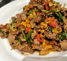 Stir-Fried Beef with Yellow Onion