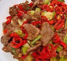 Stir-Fried Beef with Yellow Onion