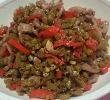 Sour Pickled Beans with Chicken Gizzard