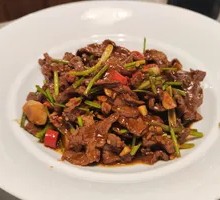 Stir-Fried Beef with Yellow Onion