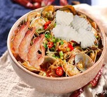 Fresh Shrimp and Squid Noodles
