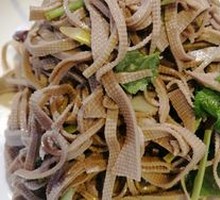 Stir-Fried Tofu Noodles by the Riverbank