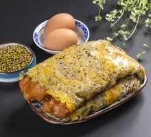 Freshly Ground Mung Bean Noodles with Two Eggs and Fruit Peel