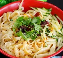Cold Sliced Noodles with Dressing