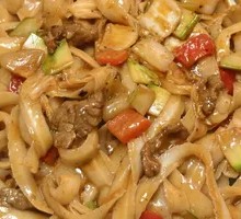 Stir-Fried Beef with Knife-Cut Noodles
