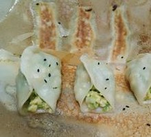 特色羊肉西葫锅贴