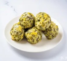 Sour Cabbage Pork Dumplings