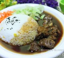 Sauce-Braised Spare Ribs Bento