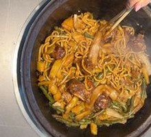招牌排骨焖面