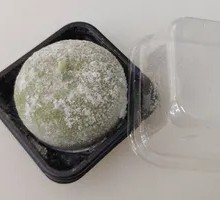 Matcha Mousse Puff