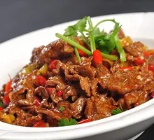 Stir-Fried Beef with Yellow Onion