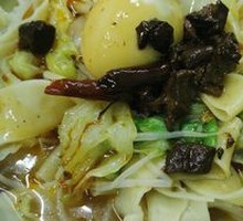 Beef Noodles with Wide Noodles
