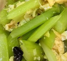 Egg and Celery Stir-fry