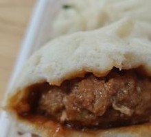 招牌半沁汁鲜肉大包