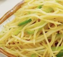 Sliced Potatoes with Green Pepper