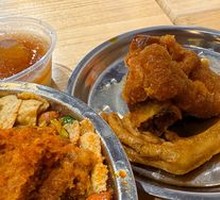 Braised Pig's Feet with Crispy Skin