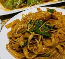 Dry-Fried Beef Rice Noodles