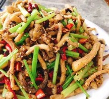 Dry-fried Tea Tree Mushroom and Squid