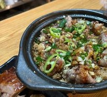 Garlic Pork Ribs Claypot Rice