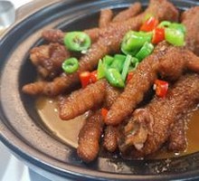 Braised Chicken Feet in Clay Pot