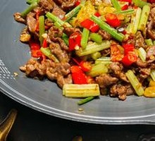 Stir-Fried Beef with Yellow Onion