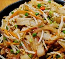 Dry-Fried Beef Rice Noodles