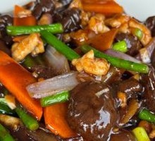 Stir-fried Wild Mushroom with Meat