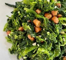 Cold-mixed wild vegetables