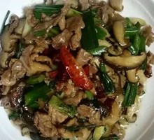 Stir-fried Pork with Red Mushrooms