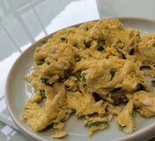 Scallion stir-fried with farm eggs