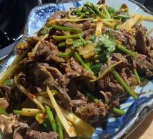 Stir-fried Garlic Shoots with Pork