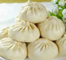 Special Three Fresh Dumplings with Delicate Side Dishes