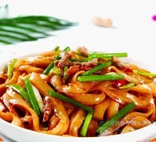 Stir-Fried Pork Noodles with Knife-Sliced Noodles