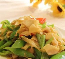 Bell Pepper and Tofu Skin Stir-Fry